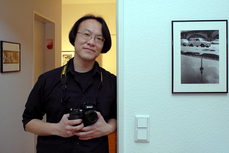 June Ueno et son accessoire indispensable: son appareil photo